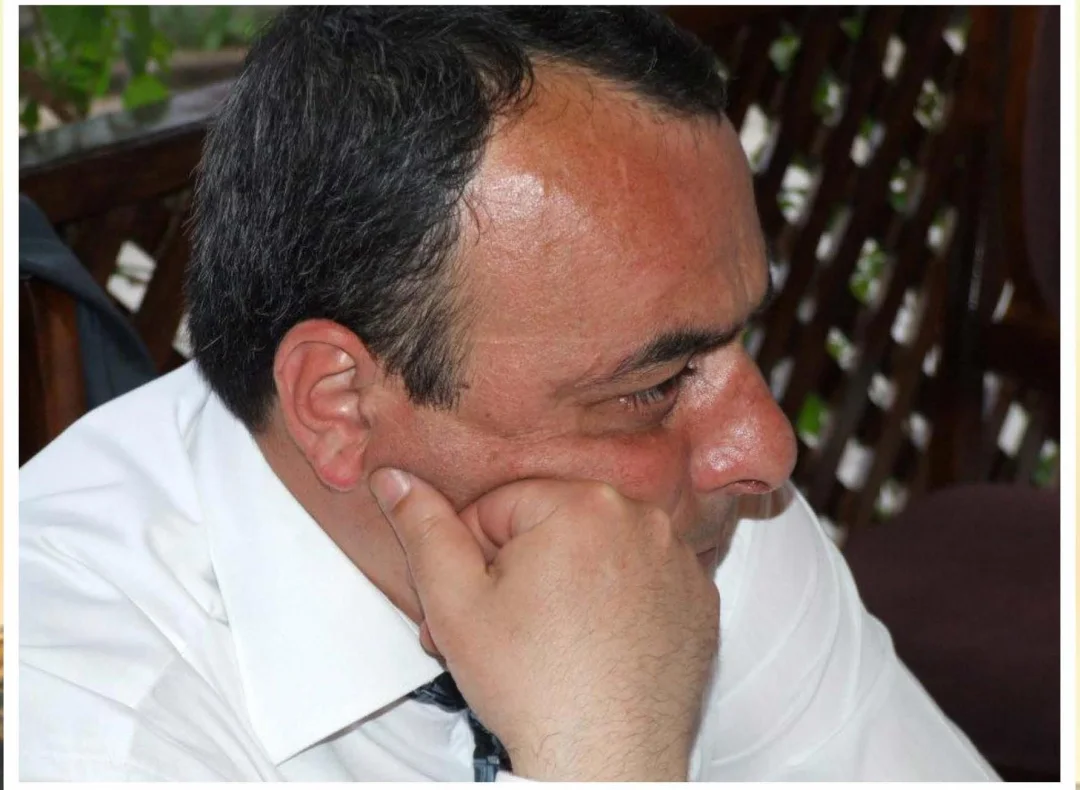 Վարուժան Խաստուր